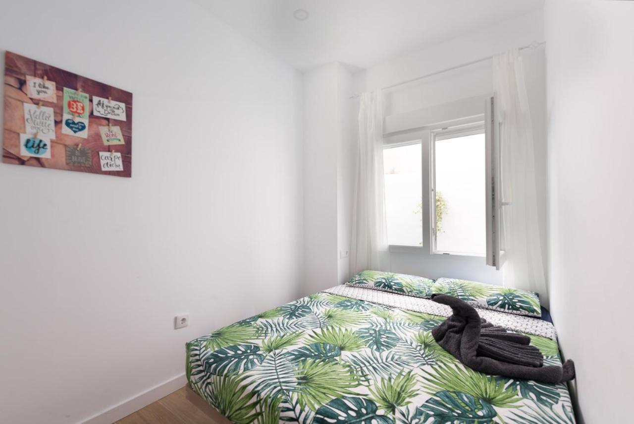 Cozy 3 Bed Apartment In The Heart Of Alicante Bagian luar foto