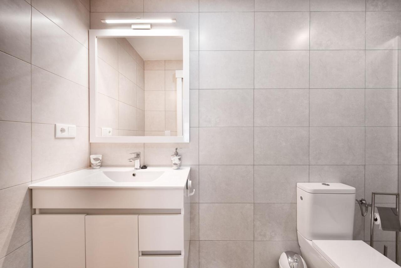 Cozy 3 Bed Apartment In The Heart Of Alicante Bagian luar foto